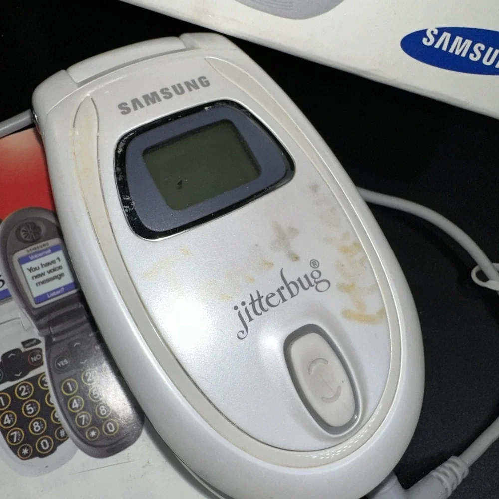 Samsung Jitterbug Dial SPH-A120 - White Flip Phone W/ 2 Chargers+ Manual + Box